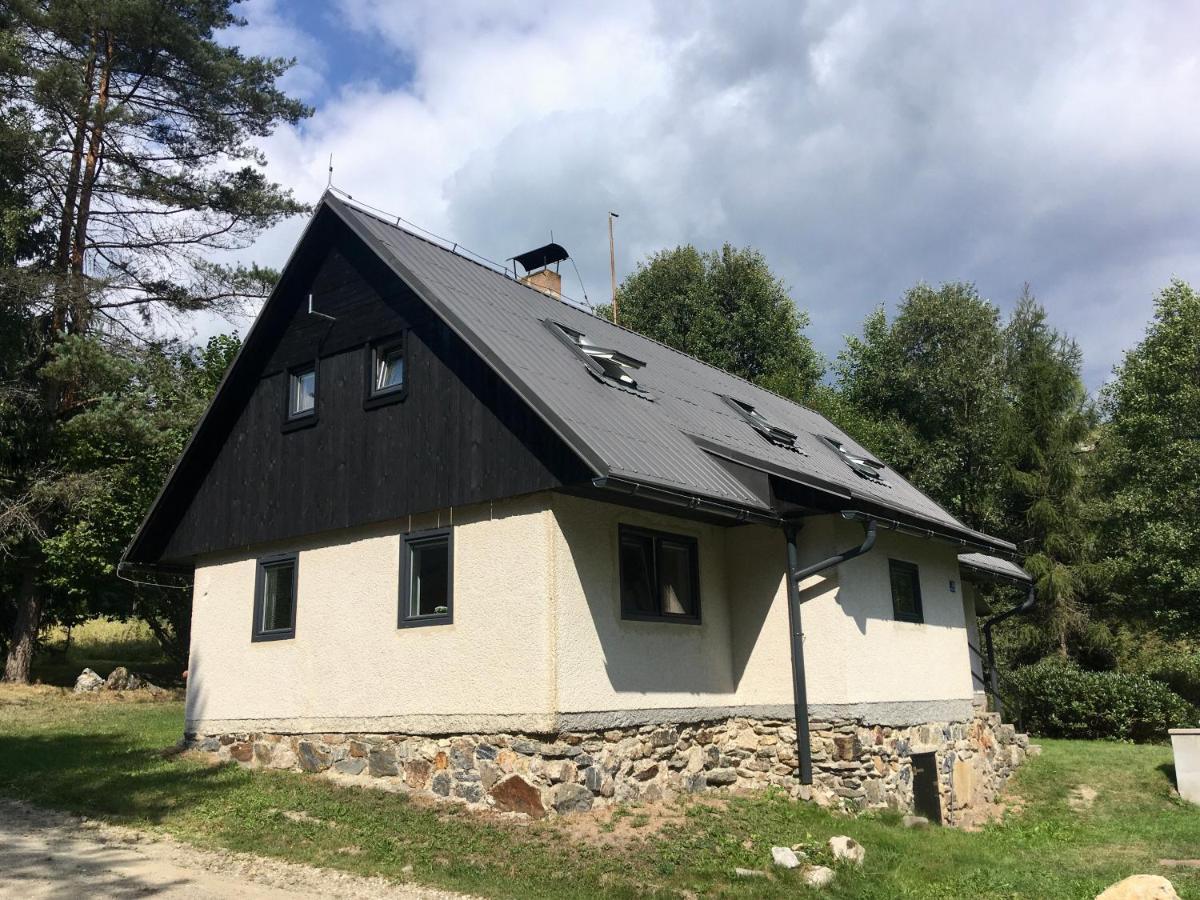 Chalupa pod sjezdovkou Vysoké nad Jizerou Exteriér fotografie